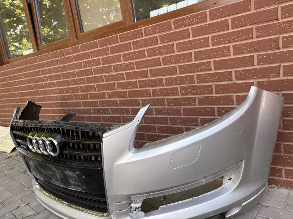 Бумпер передний на Audi Q7