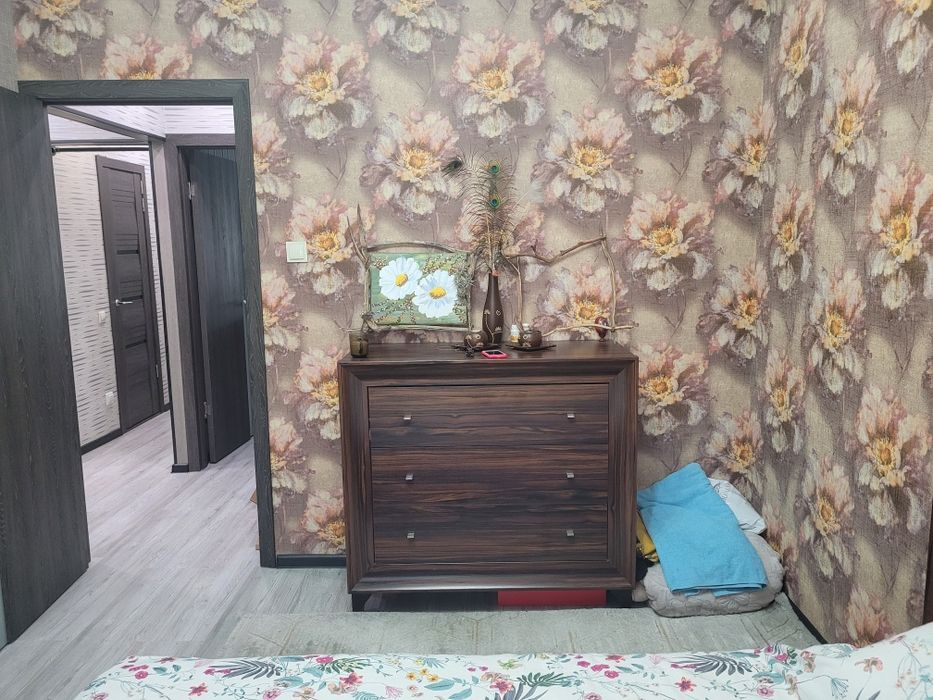 Продам спальный гарнитур