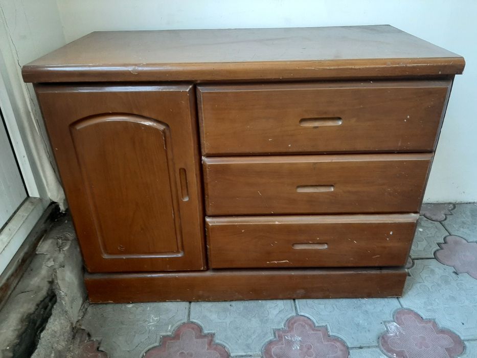 Комод раритетный продам