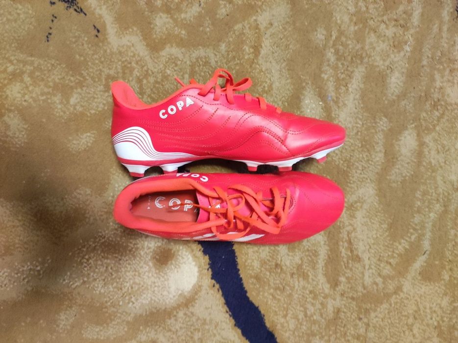 Продам футбольные бутсы на подростка размер 42.5