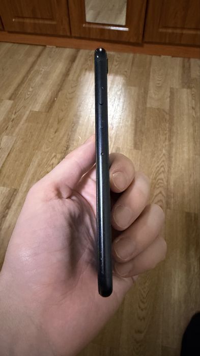 Продам iphone SE 3 Gen