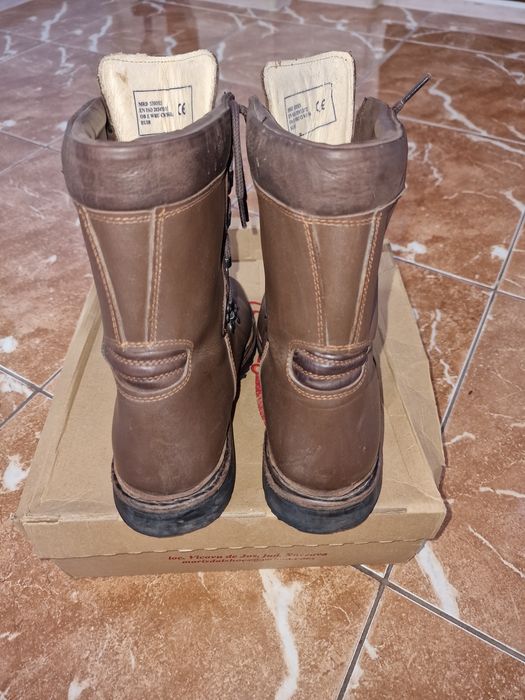 Bocanci militari