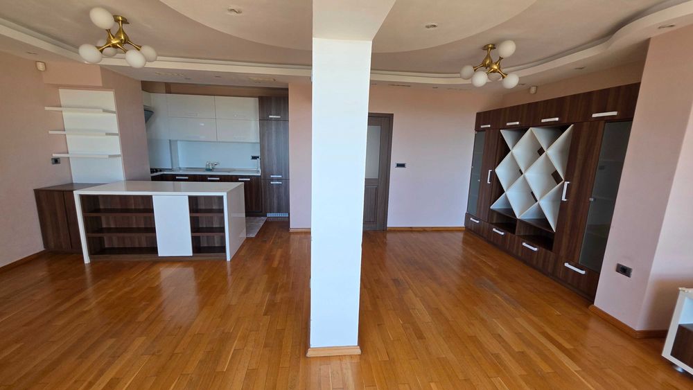 Дава се под наем Тристаен апартамент в Варна, Бриз - 123 кв.м за 1495.83 € - Снимка #3