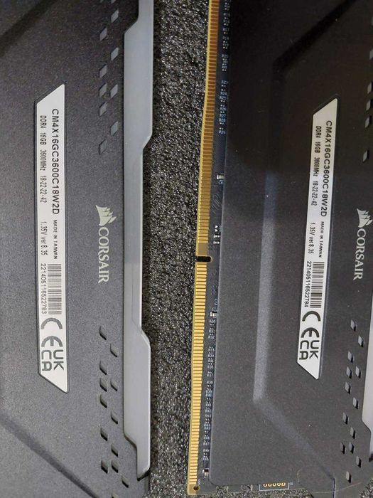 32GB 3600Mhz CL18 - Corsair Vengance, HyperX Predator, Kingston Fury