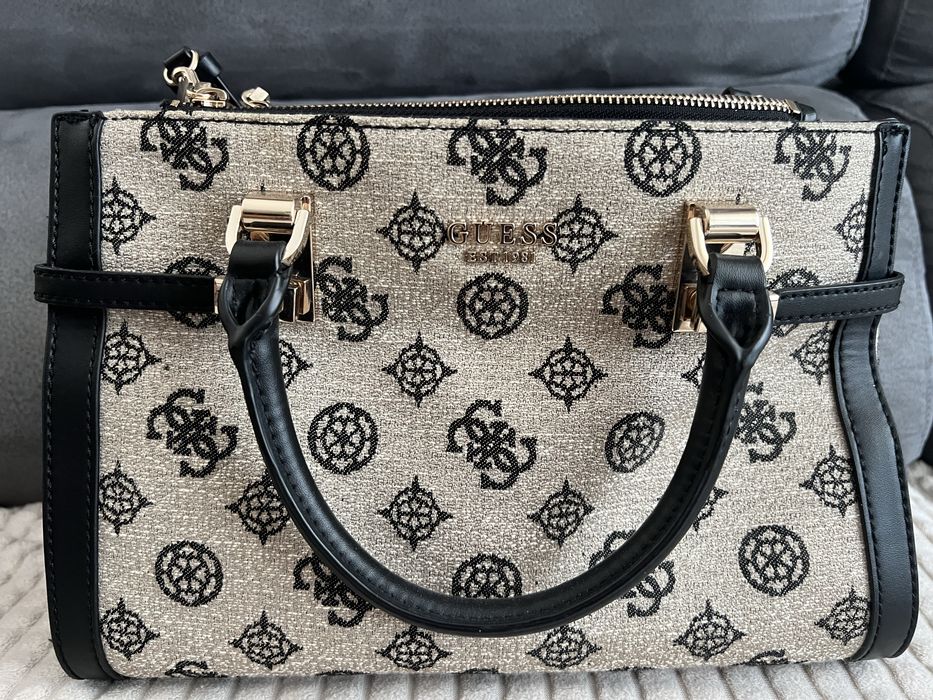 Чанта Guess оригинална