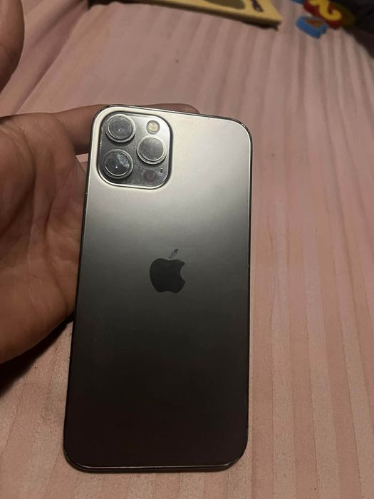 vand iphone 12 pro max