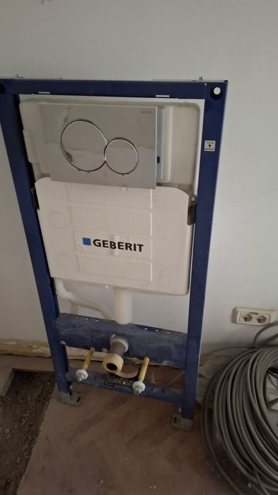 Set WC suspendat cu rezervor încastrat Geberit, cadru și clapetă – stare foarte bună