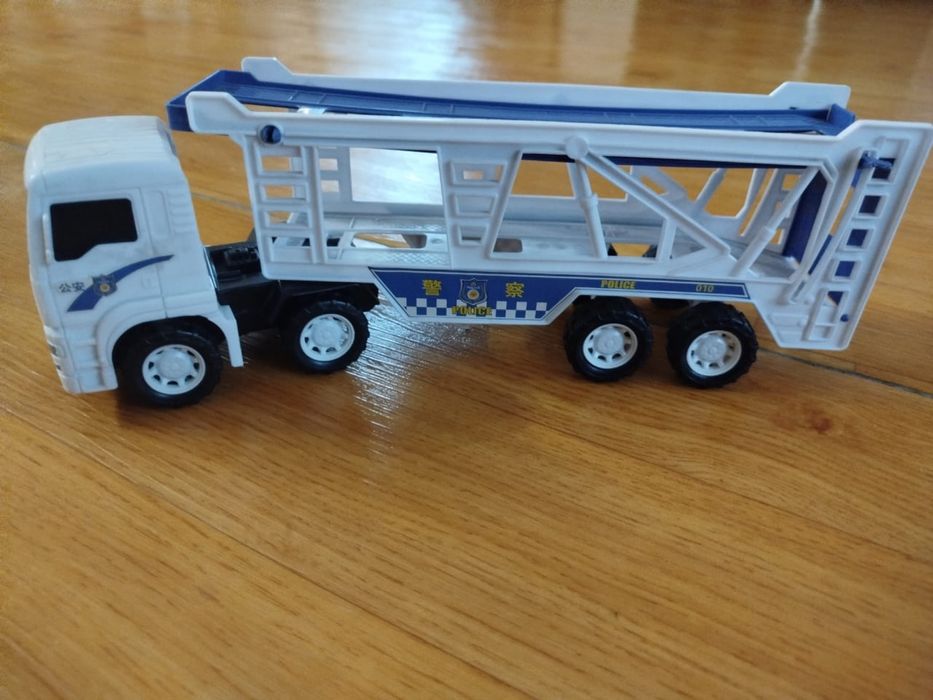 Большая машина грузовик