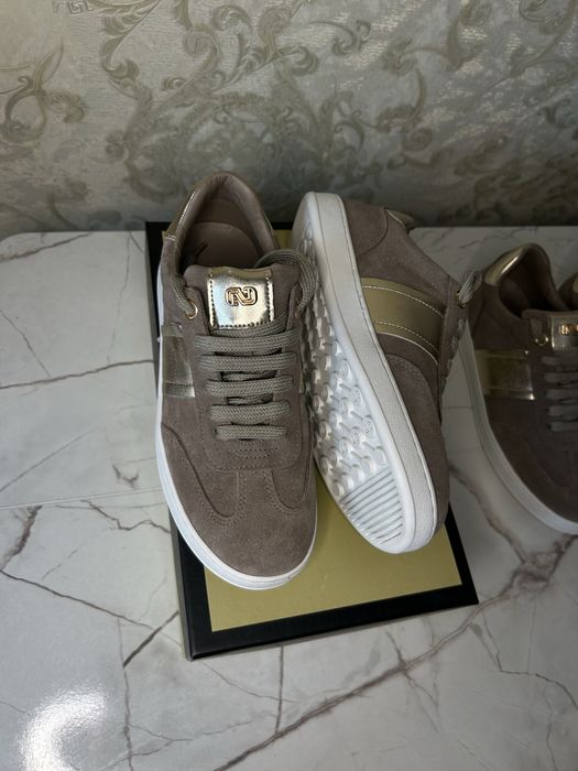 Кроссовки турецкие