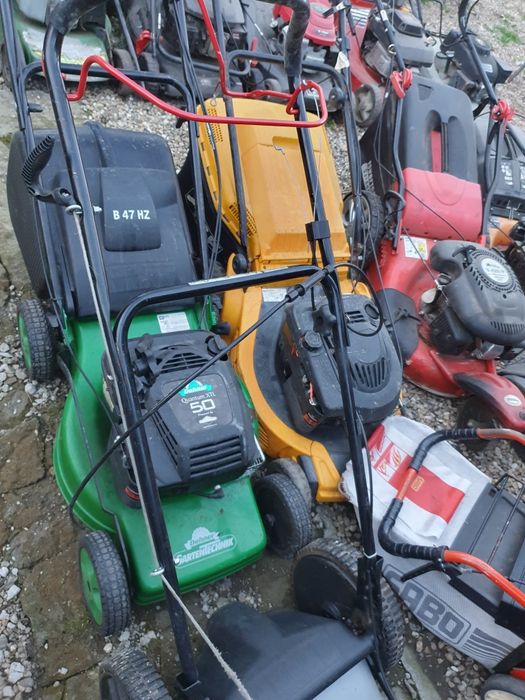 Masina de tuns iarba gazon