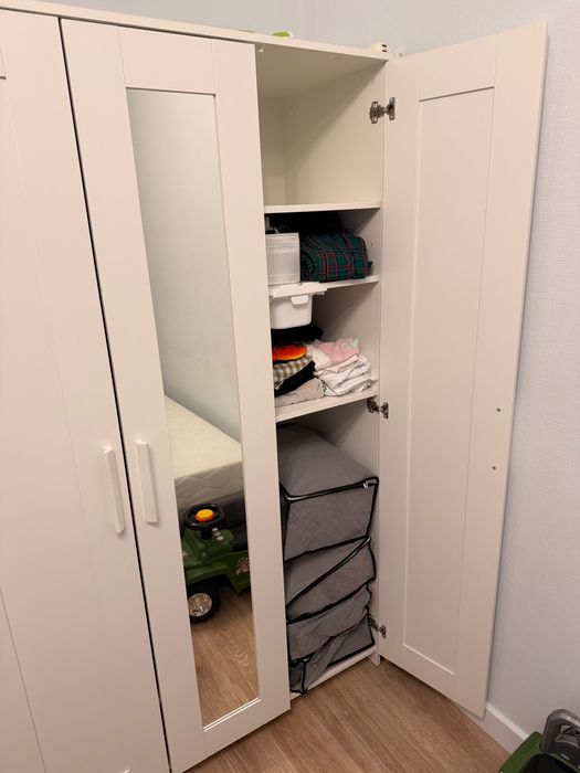 Подам шкаф Икеа Бримнес