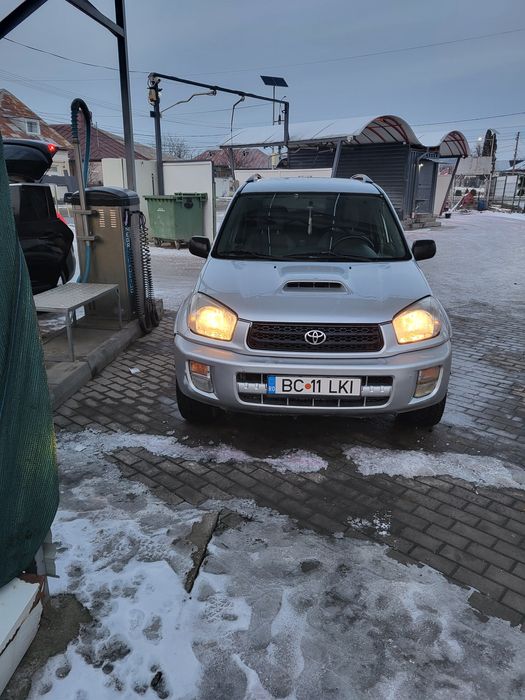 Vând Toyota rav 4