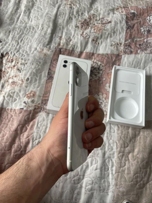 Айфон 11 64гб Iphone