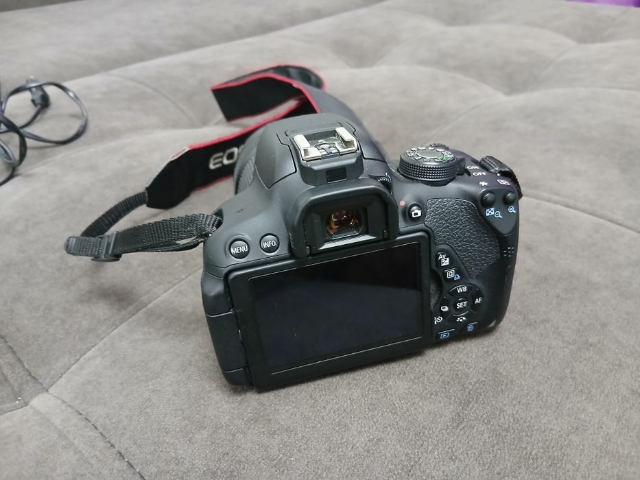 Canon 700d в идеальном состояние