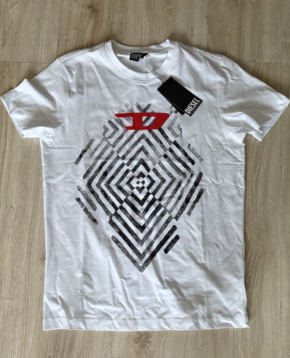 Чисто нова тениска Diesel
