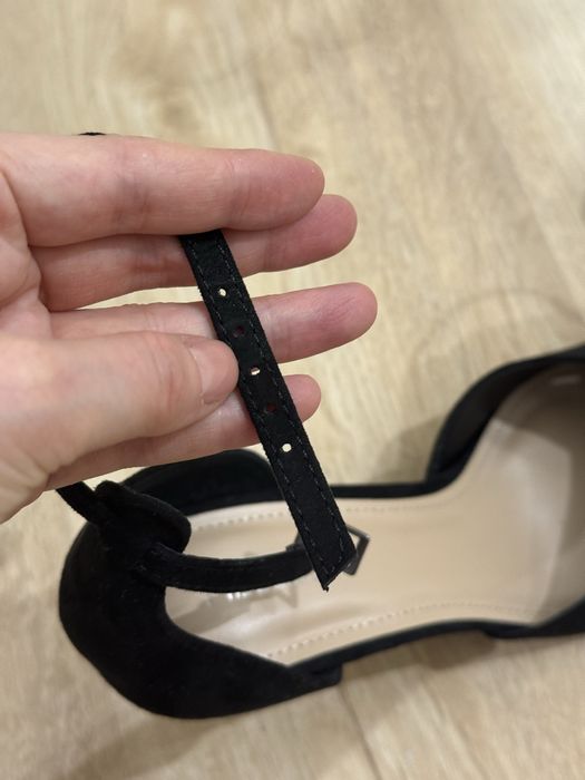 Продам Новые замшевые туфли