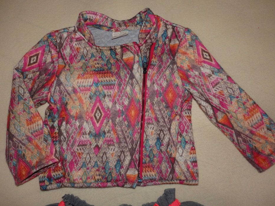 Елек и блузка за малка госпожица