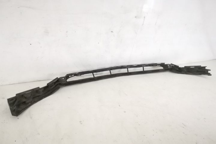 Оригинално долно укрепване на предна броня в добро състояние Мерцедес-