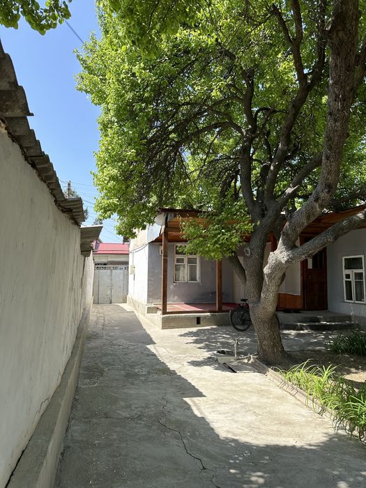 Uy sotiladi srochno  6 sotix