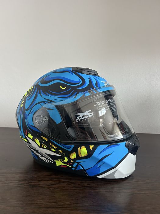 Casca moto flip-up