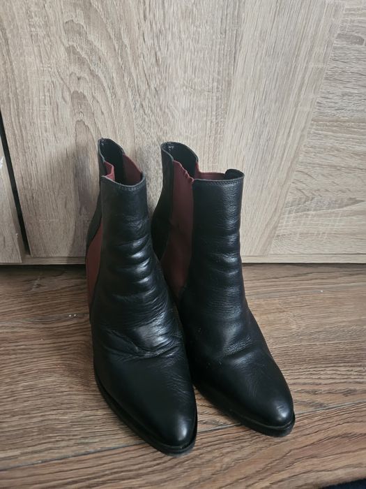 Ghete Flavia Passini, piele naturala, marimea 39, toc 7,5cm.