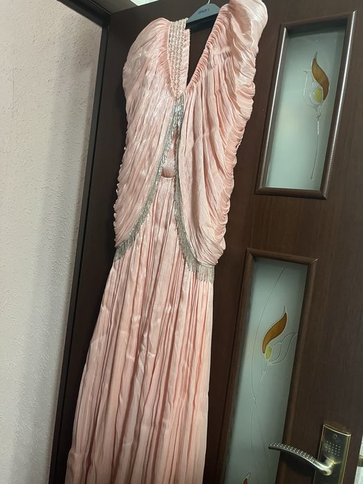 Вечерние  платья новые