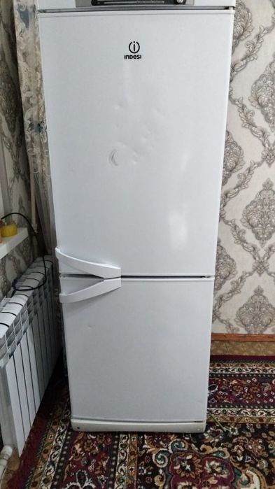 Холодильник Indesit
