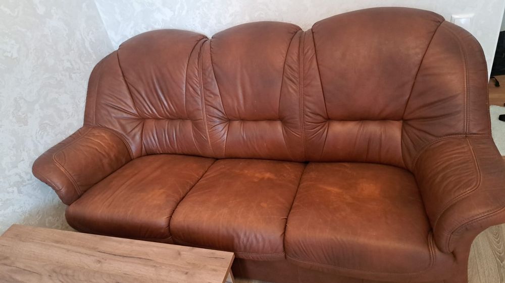 Продам диван с креслами
