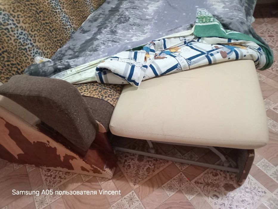 Диван хороший даром