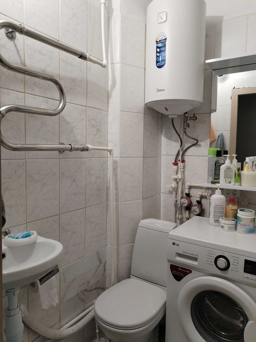 Продам 1 комн квартиру за маг. Достык