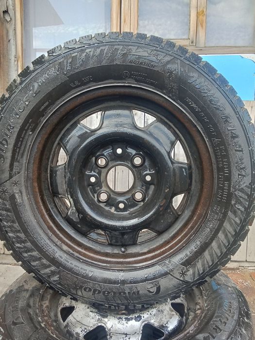 Продам резину с дисками audi 80 b3