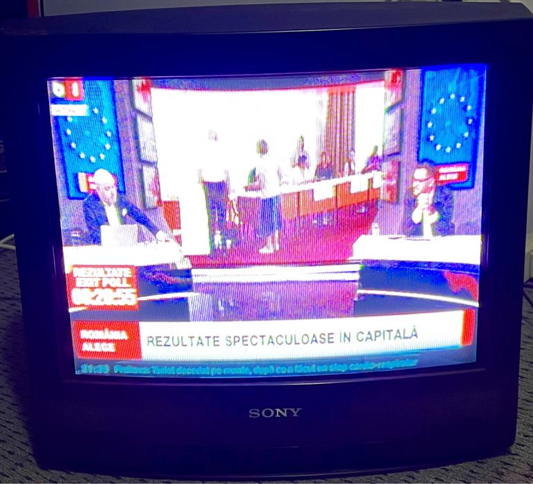 Televizor Sony funcțional, diagonala 51, cu telecomanda
