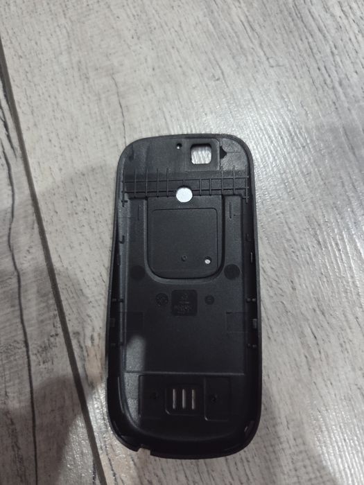 Продам Nokia 2680 не включается