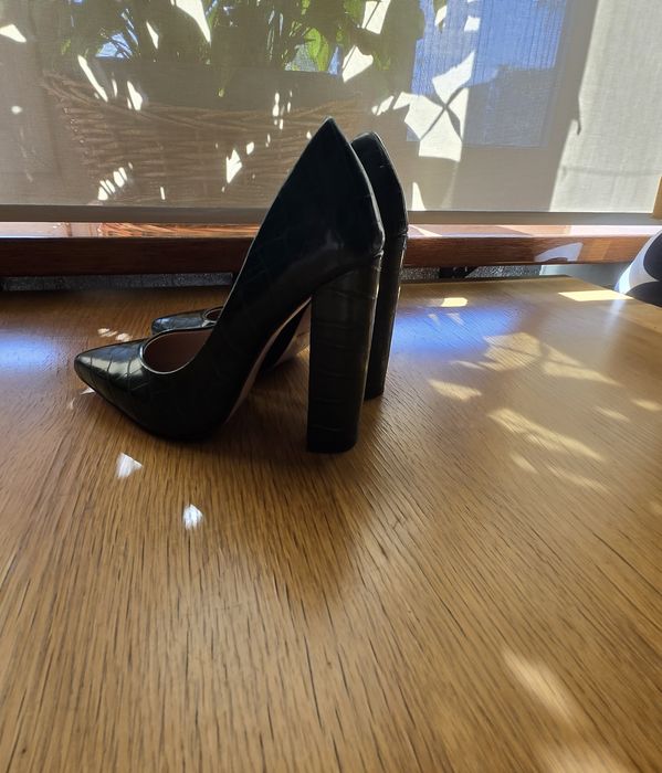 Туфли на каблуках 35 размер