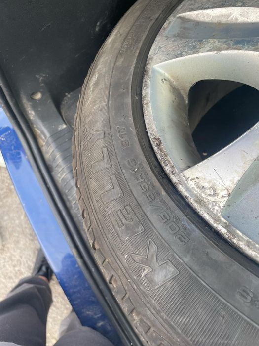 Прадават се 4гуми с джанти