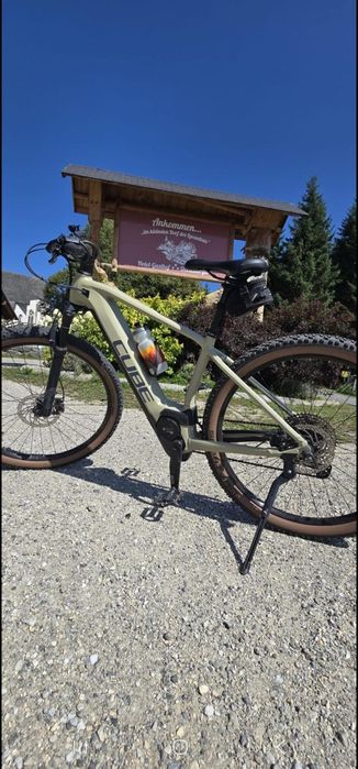 Bicicleta asistata electric Cube