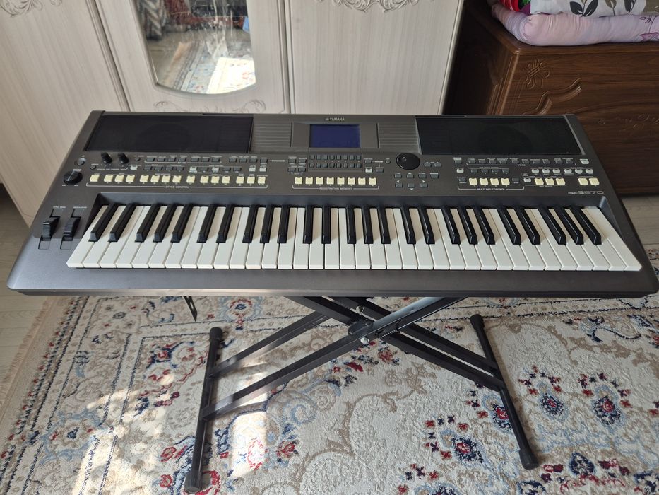 Yamaha PSR-S 670