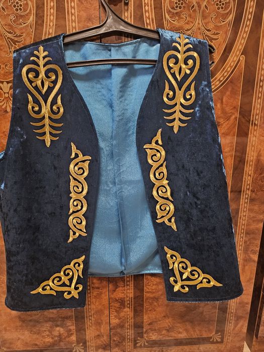 Жилетка в национальном стиле