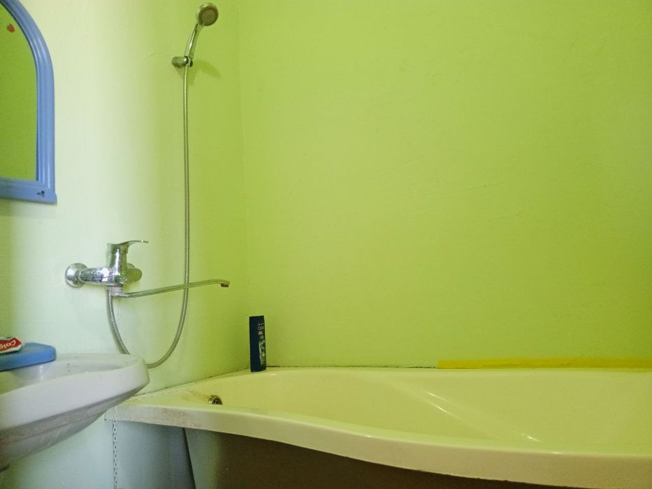 2xonali 3-etaj kv ijara 6-mikrorayon