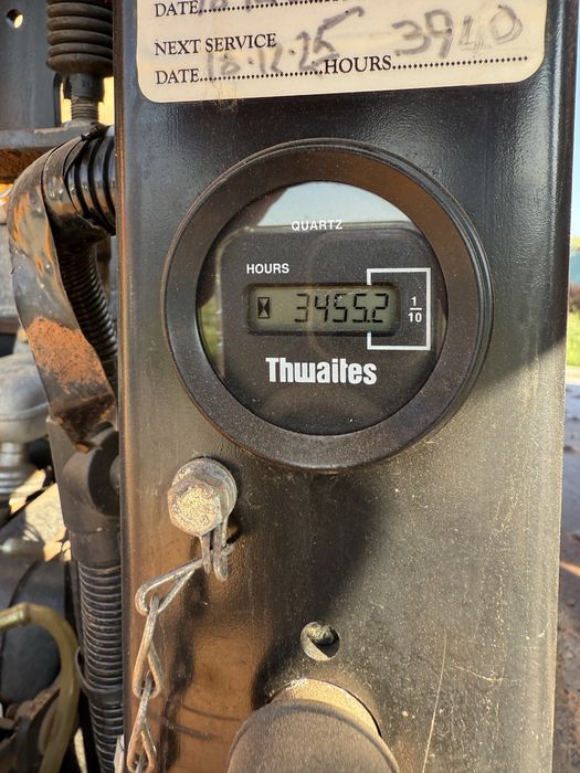 De vanzare sau da inchiriat Dumper cu cuva rotativa