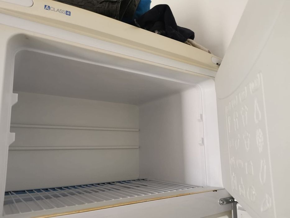 Vând combină frigorifică