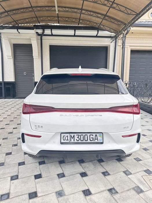 BYD E2 avtomobili sotiladi