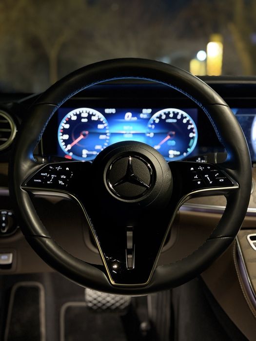 Mercedes E300e 2023 | 19 000 км | Гибрид | Идеальное состояние