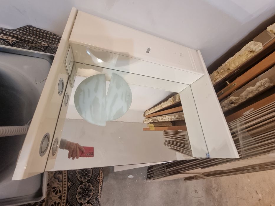 Отдам ламинат, двери