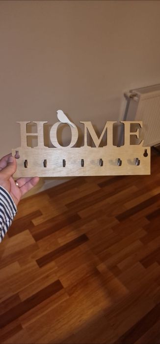 Realizam ceasuri,brelocuri,bijuterii din lemn personalizate