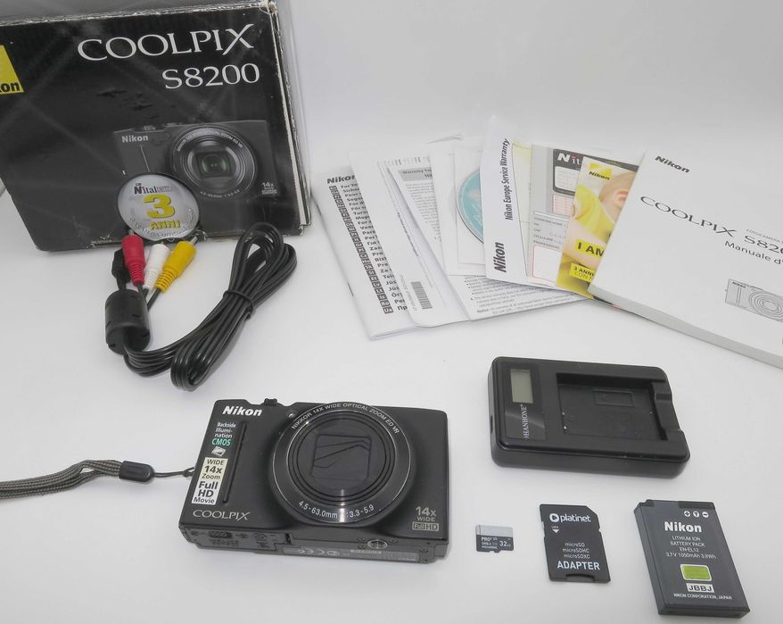 Nikon Coolpix S8200 ултра компактен цифрова фотоапарат, дигитална камера Full-HD, 14x оптичен зум,  пълен комплект, работи отлично