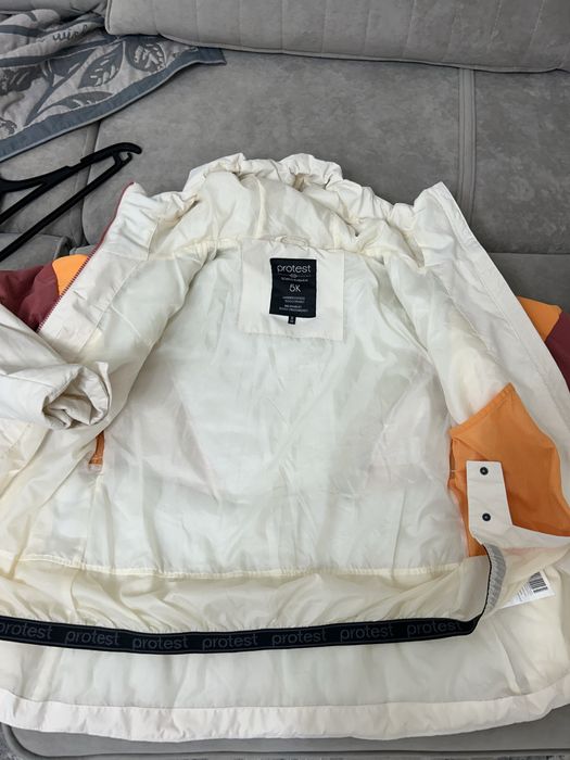 Продам женскую куртку