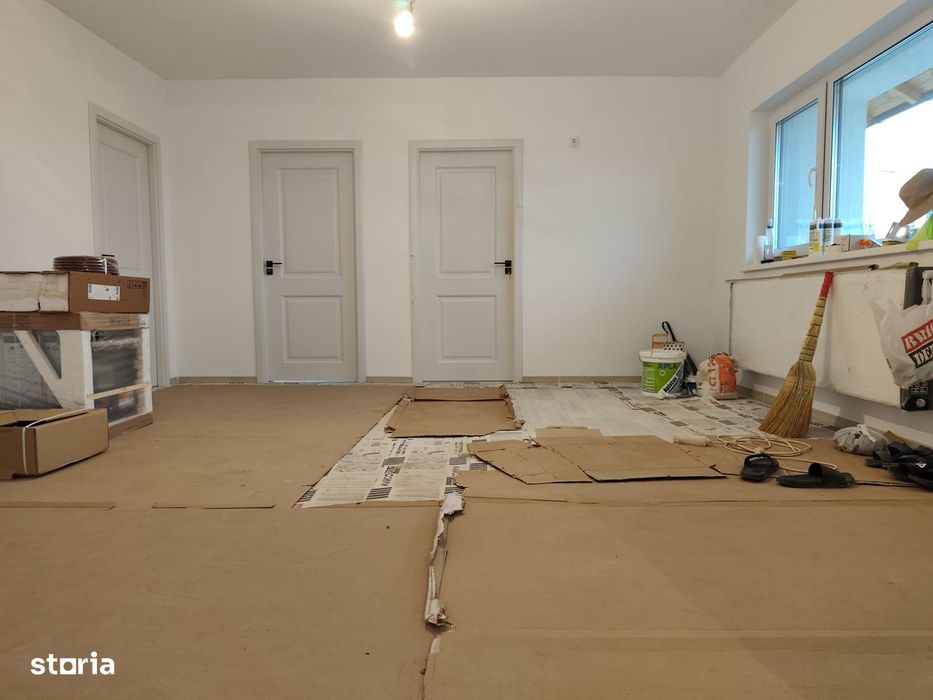 FARA COMISION casa cu 4 camere 2 bai PARTER + Pod Mansardabil la cheie