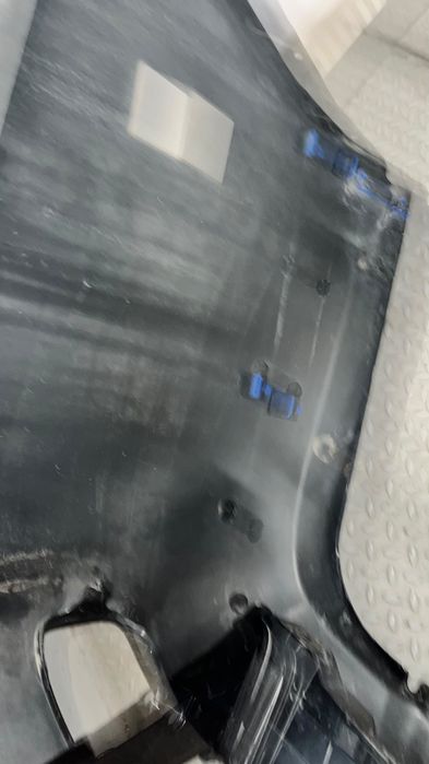 Продам бампер LC200