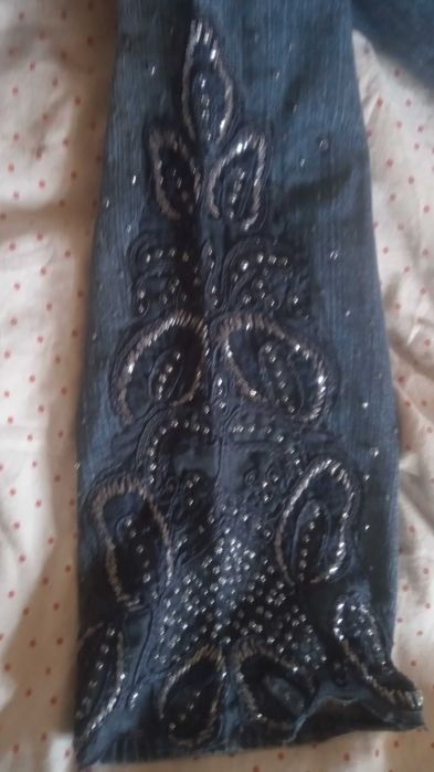 Blugi la moda cu croiala manuala